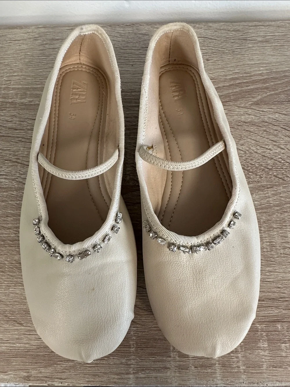 Zara never worn